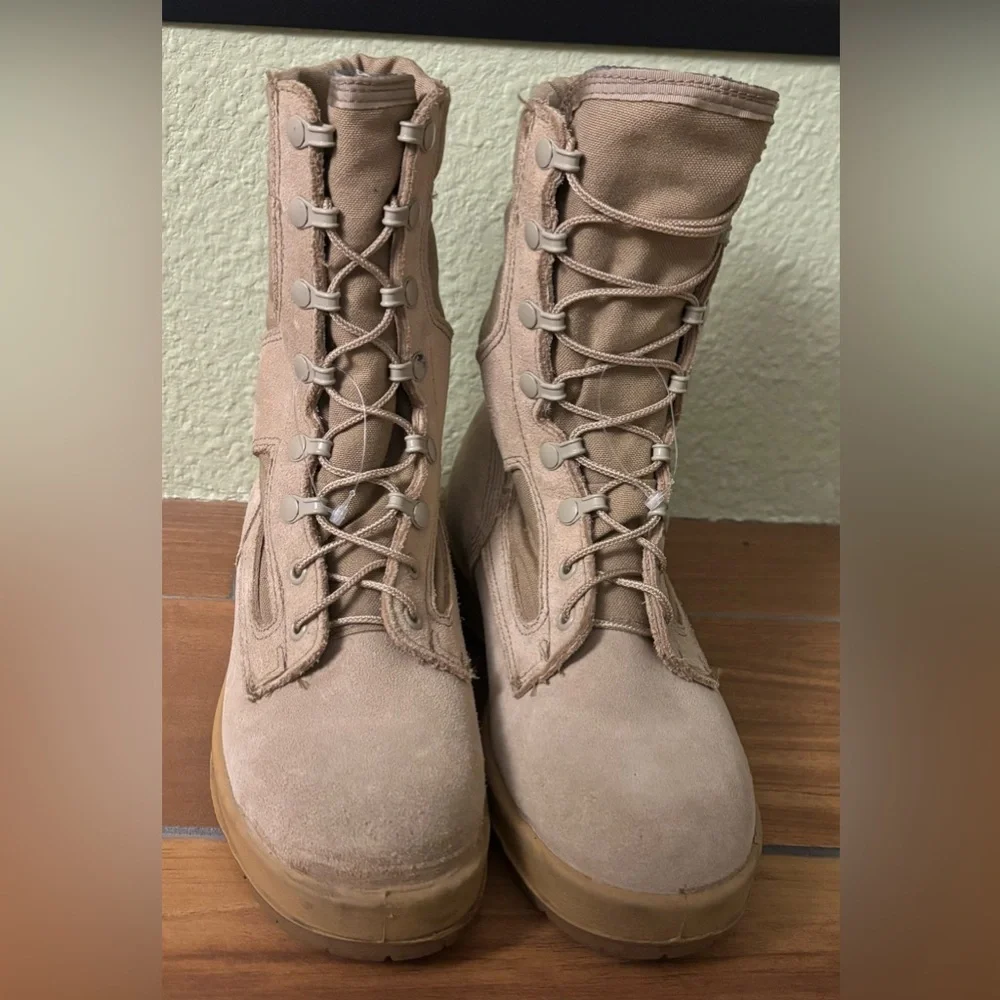 Wellco Deseret Tan HOT WEATHER FLAME RESISTANT VIBRAM SOLE COMBAT BOOT Size 5.5